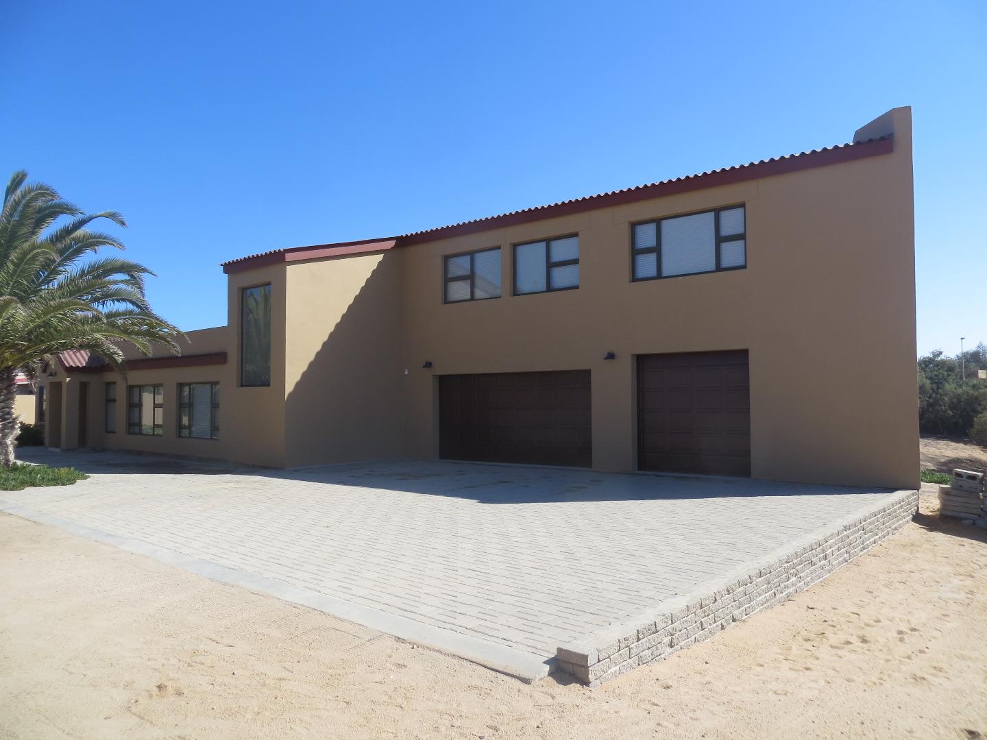 6 Bedroom House for Sale - Erongo