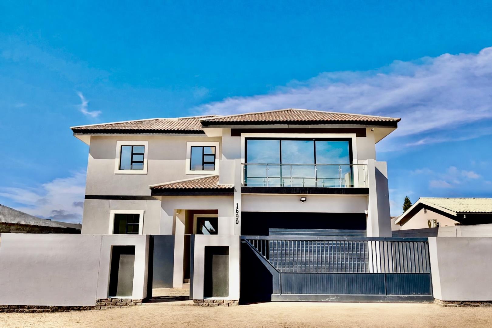 5 Bedroom House for Sale - Erongo