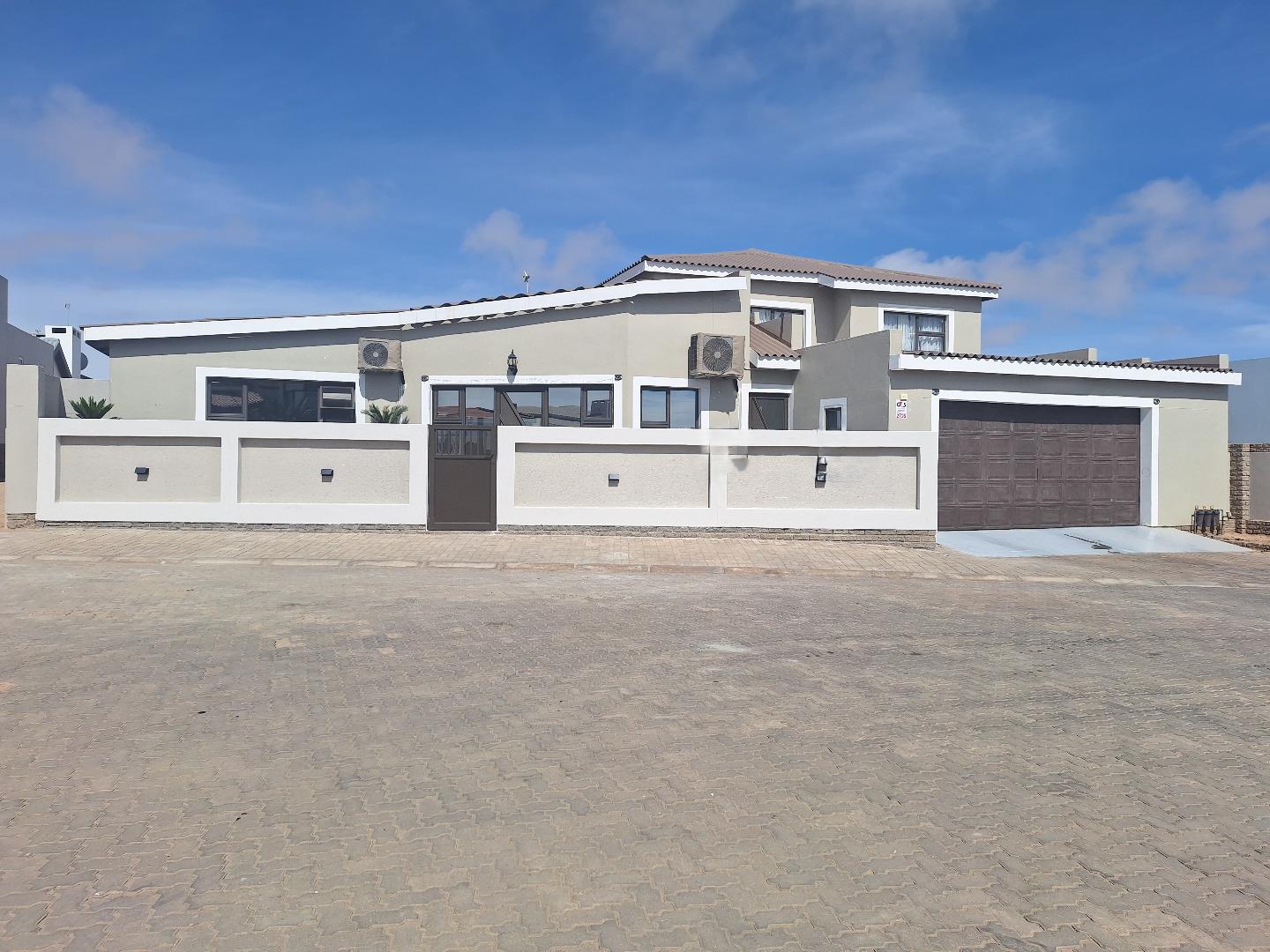 5 Bedroom House for Sale - Erongo