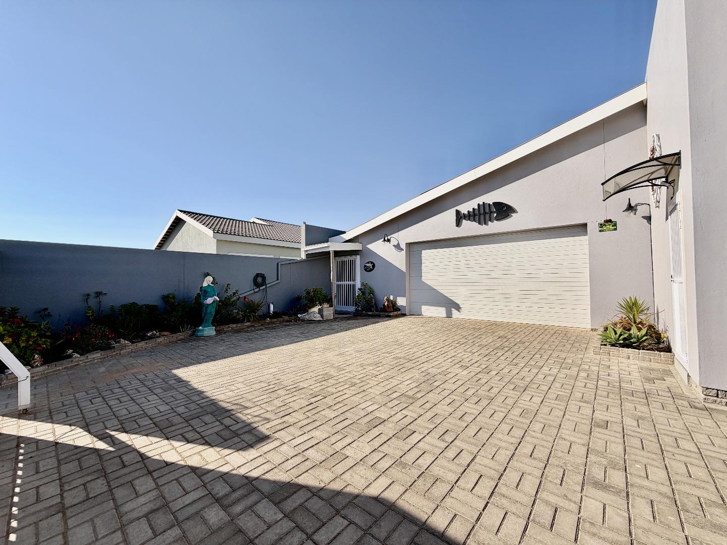 5 Bedroom House for Sale - Erongo